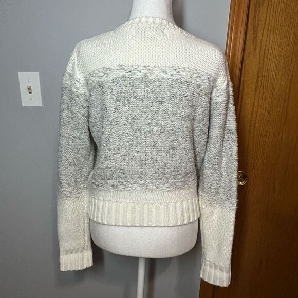 John + Jenn fuzzy gray cream wool blend sweater size S - Picture 4 of 8